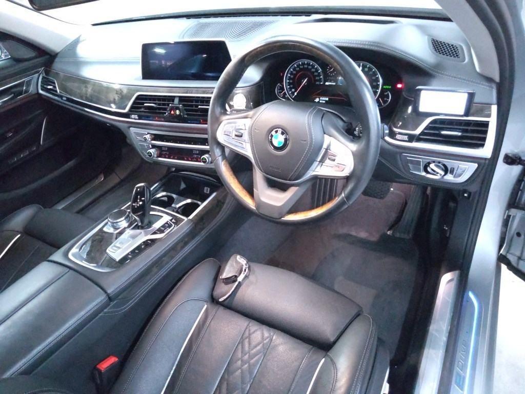 BMW 740E I-PERFORMANCE