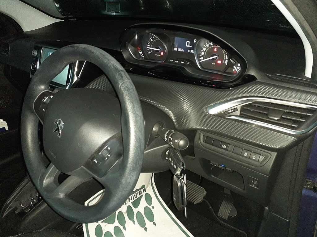 Peugeot 208 STYLE
