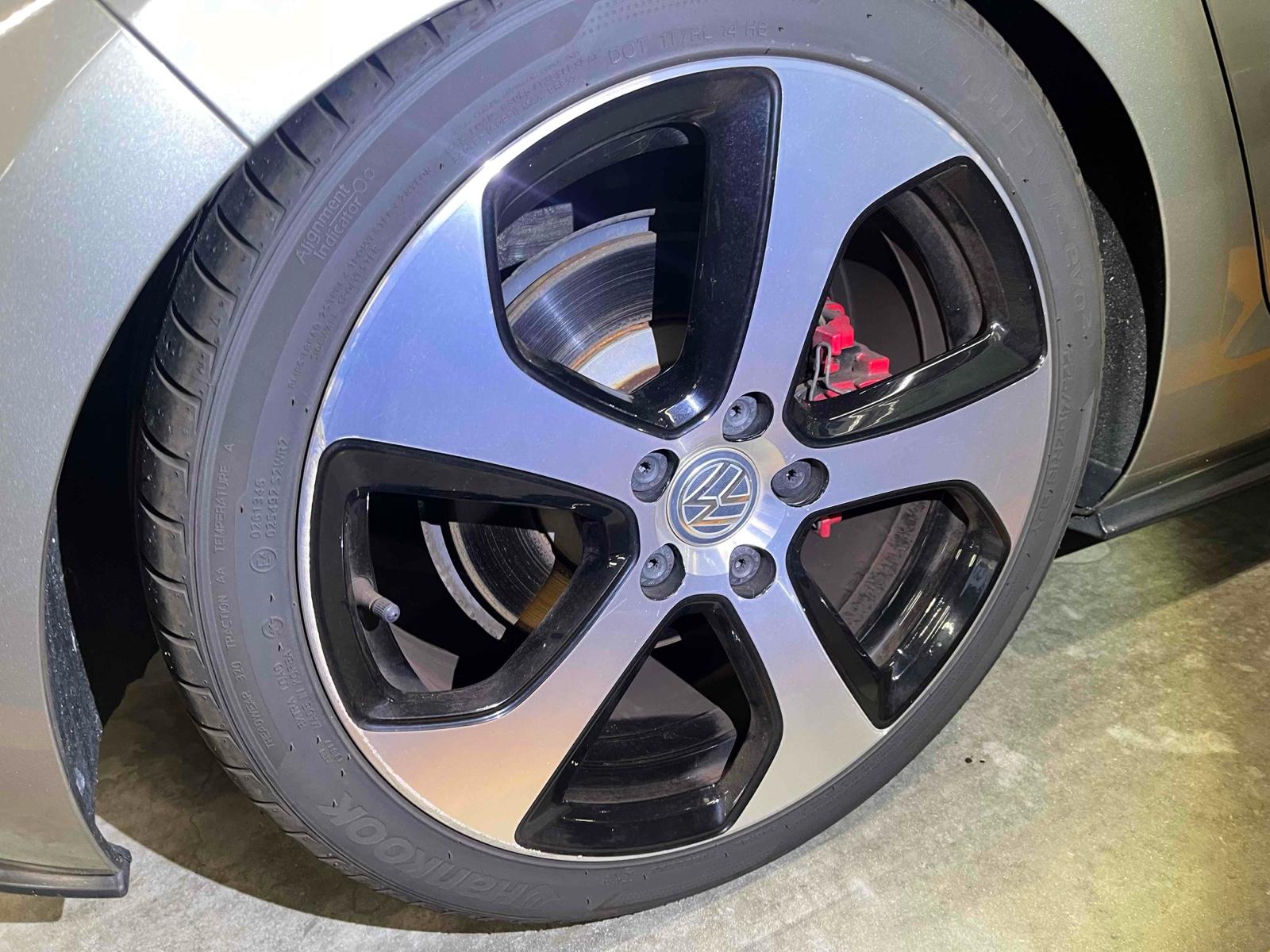 Volkswagen GOLF GTI BASE GRADE DCC PACKAGE