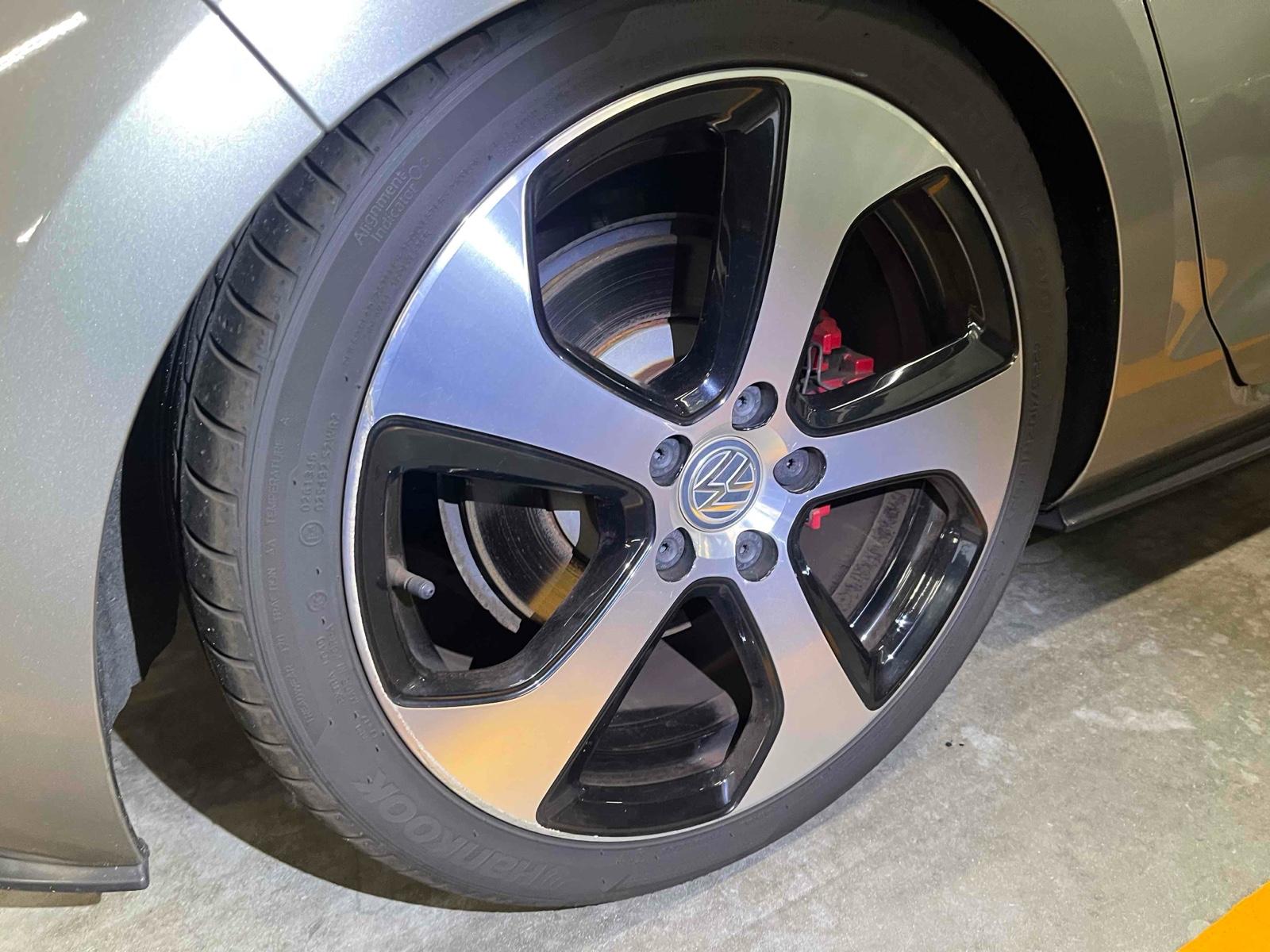 Volkswagen GOLF GTI BASE GRADE DCC PACKAGE