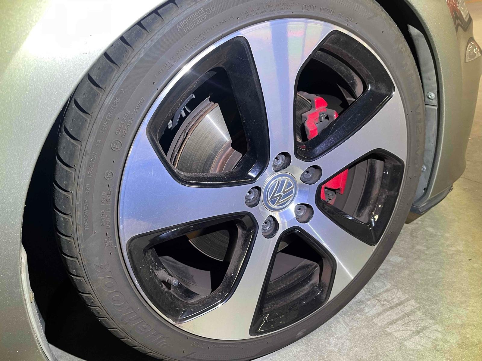 Volkswagen GOLF GTI BASE GRADE DCC PACKAGE