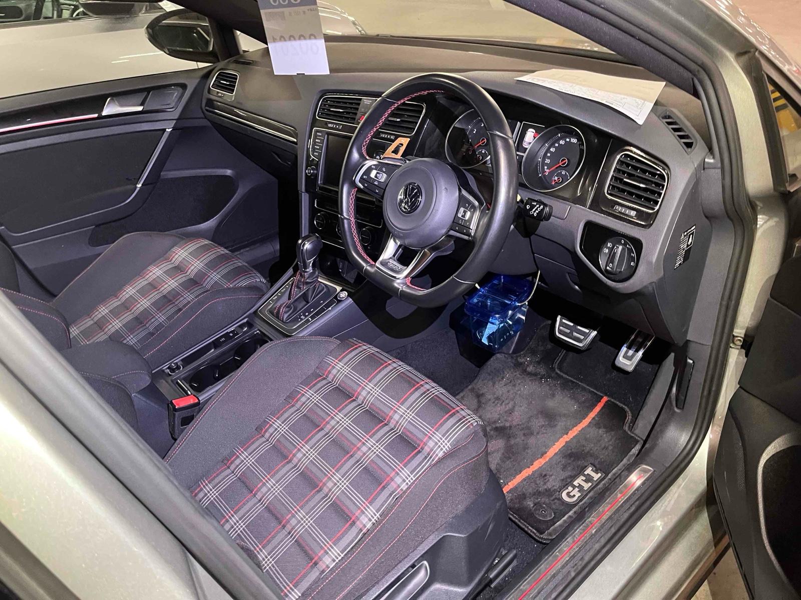 Volkswagen GOLF GTI BASE GRADE DCC PACKAGE