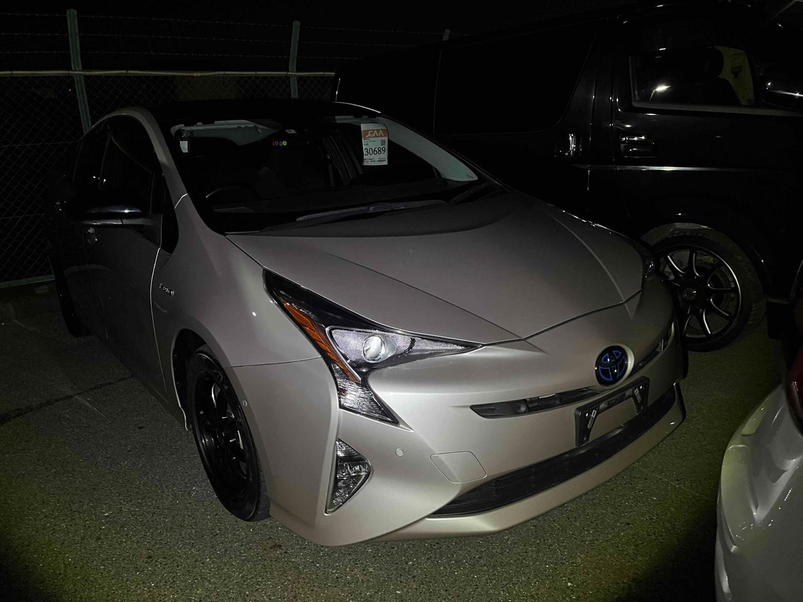 Toyota Prius S SAFETY PLUS TWO TONE