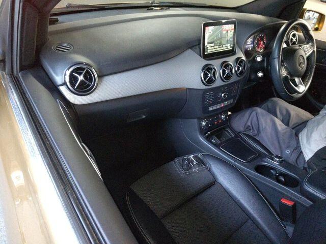 Mercedes-Benz B-class B180