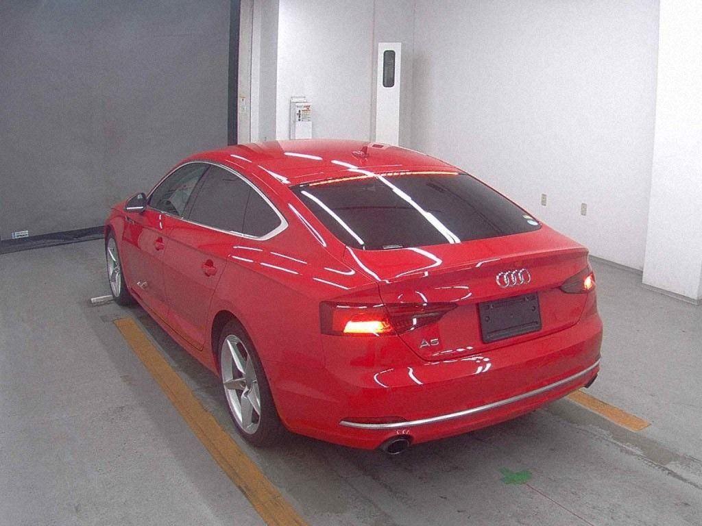 Audi A5 SPORTBACK 40TFSI SPOILER TSULUG