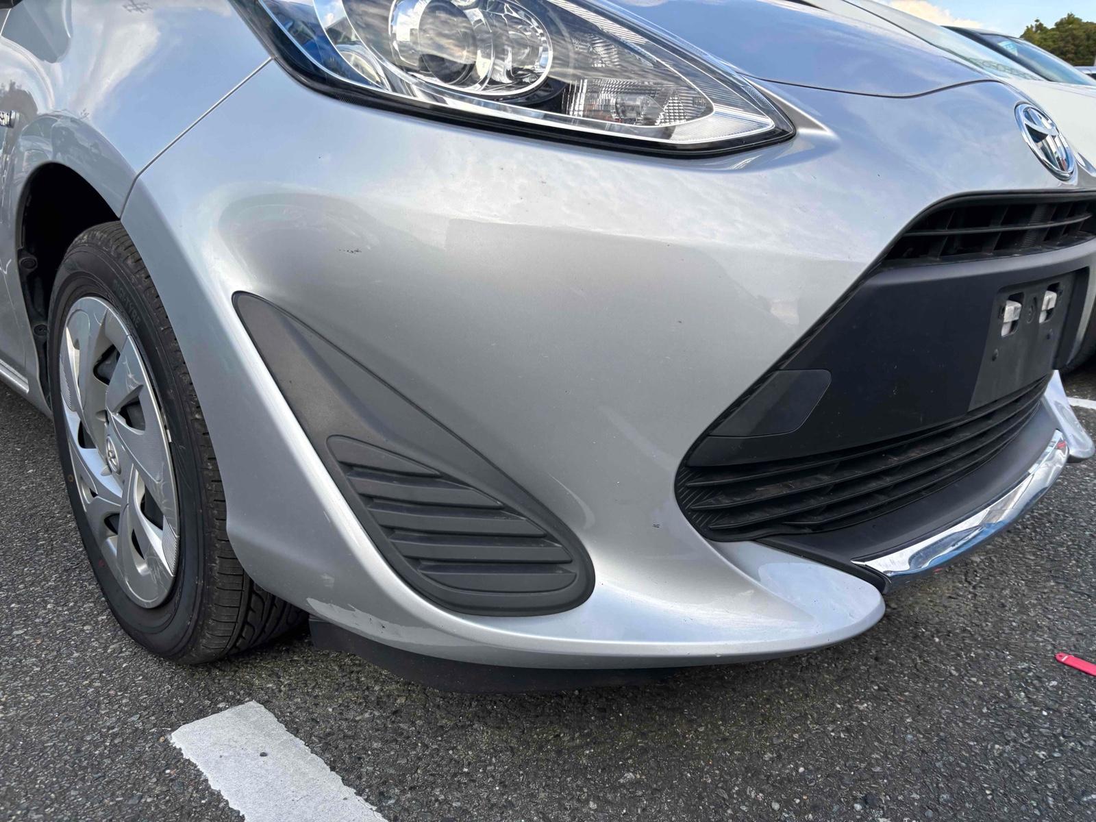 Toyota Aqua L
