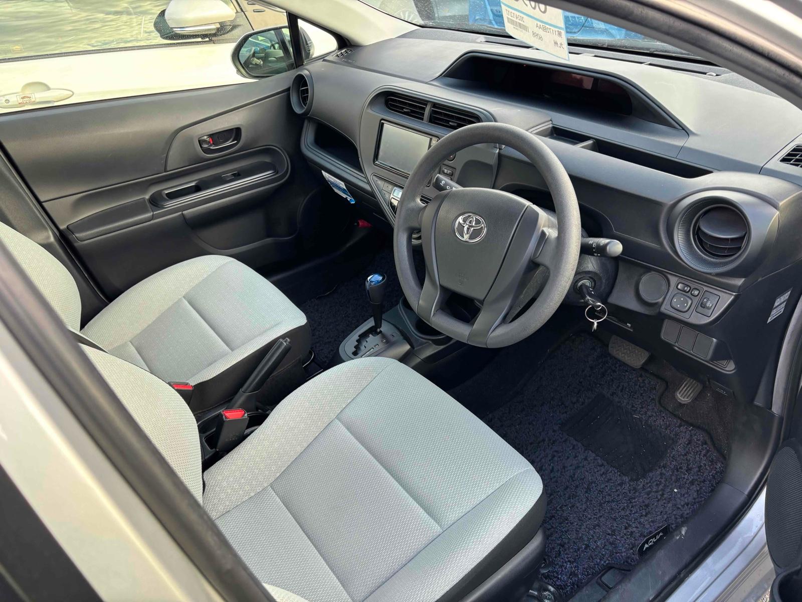 Toyota Aqua L