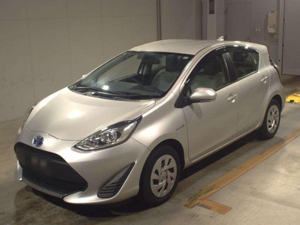Toyota Aqua L