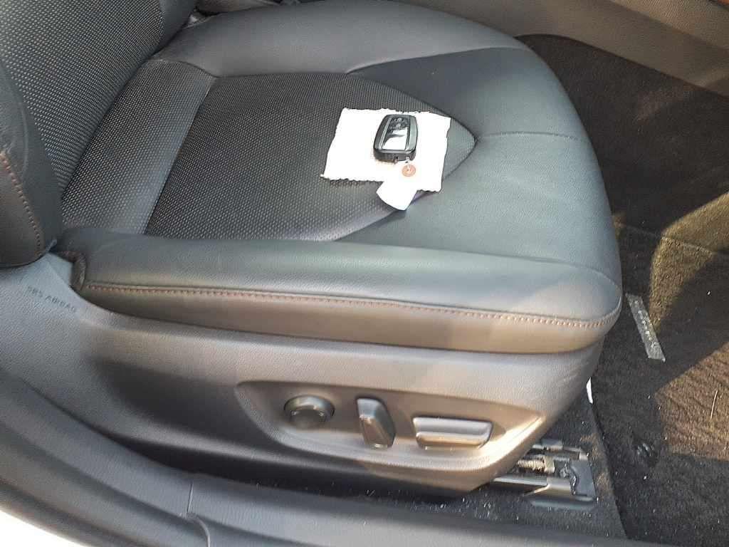Toyota Camry G LEATHER PACKAGE