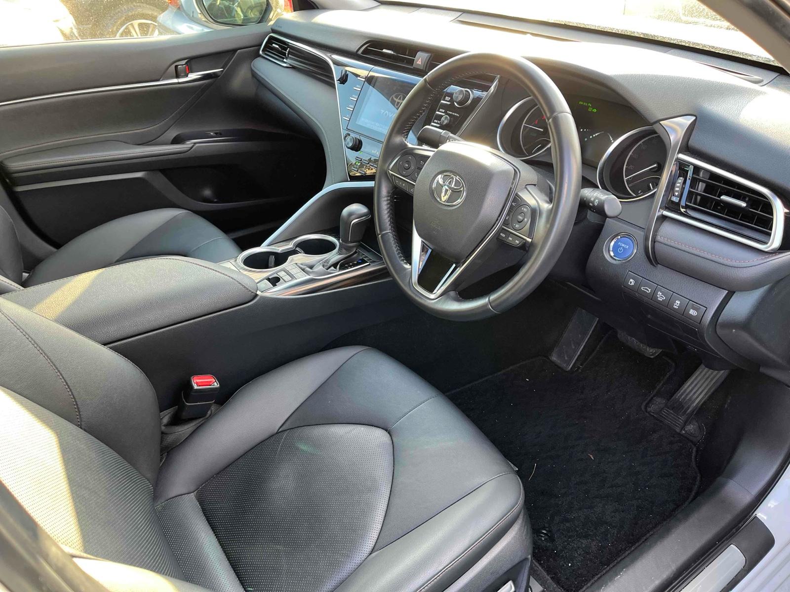 Toyota Camry G LEATHER PACKAGE