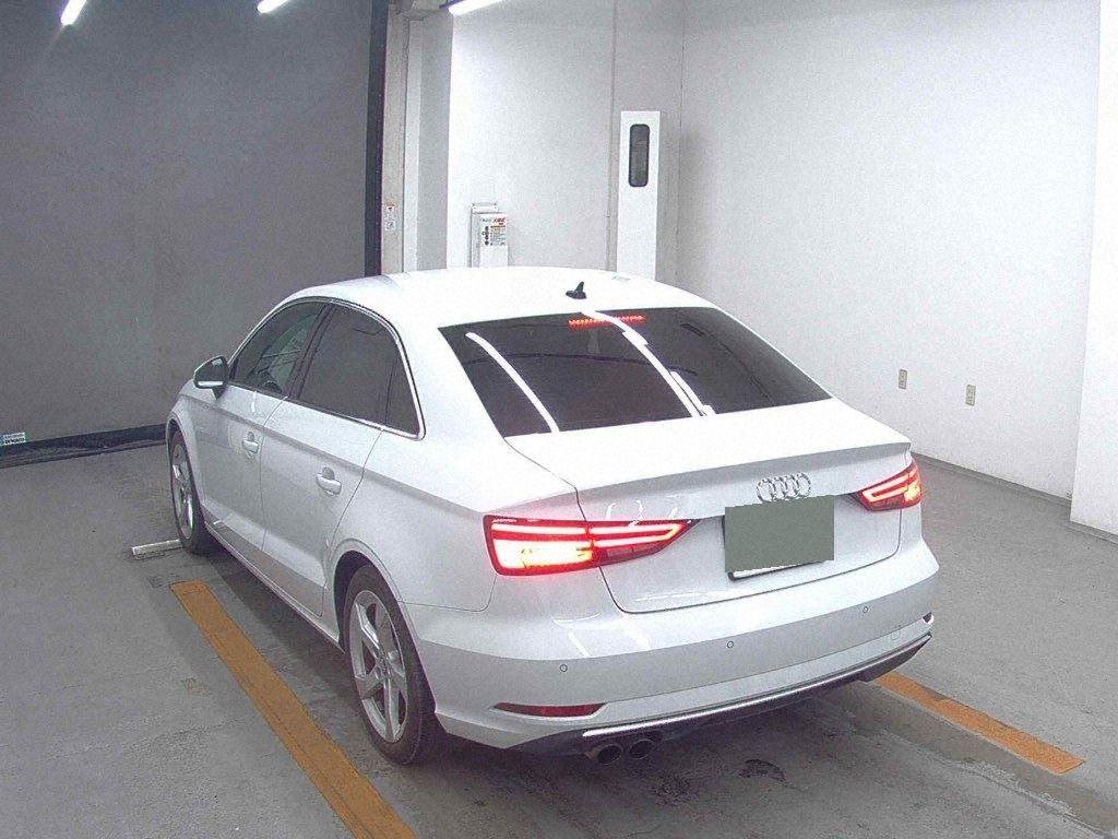 Audi A3 SEDAN 30TFSI SPORT SIGNATURE EDITION