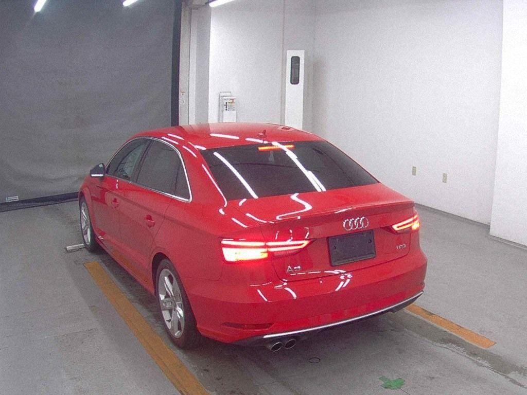 Audi A3 Sedan 1.4TFSI SPOILER RUG P