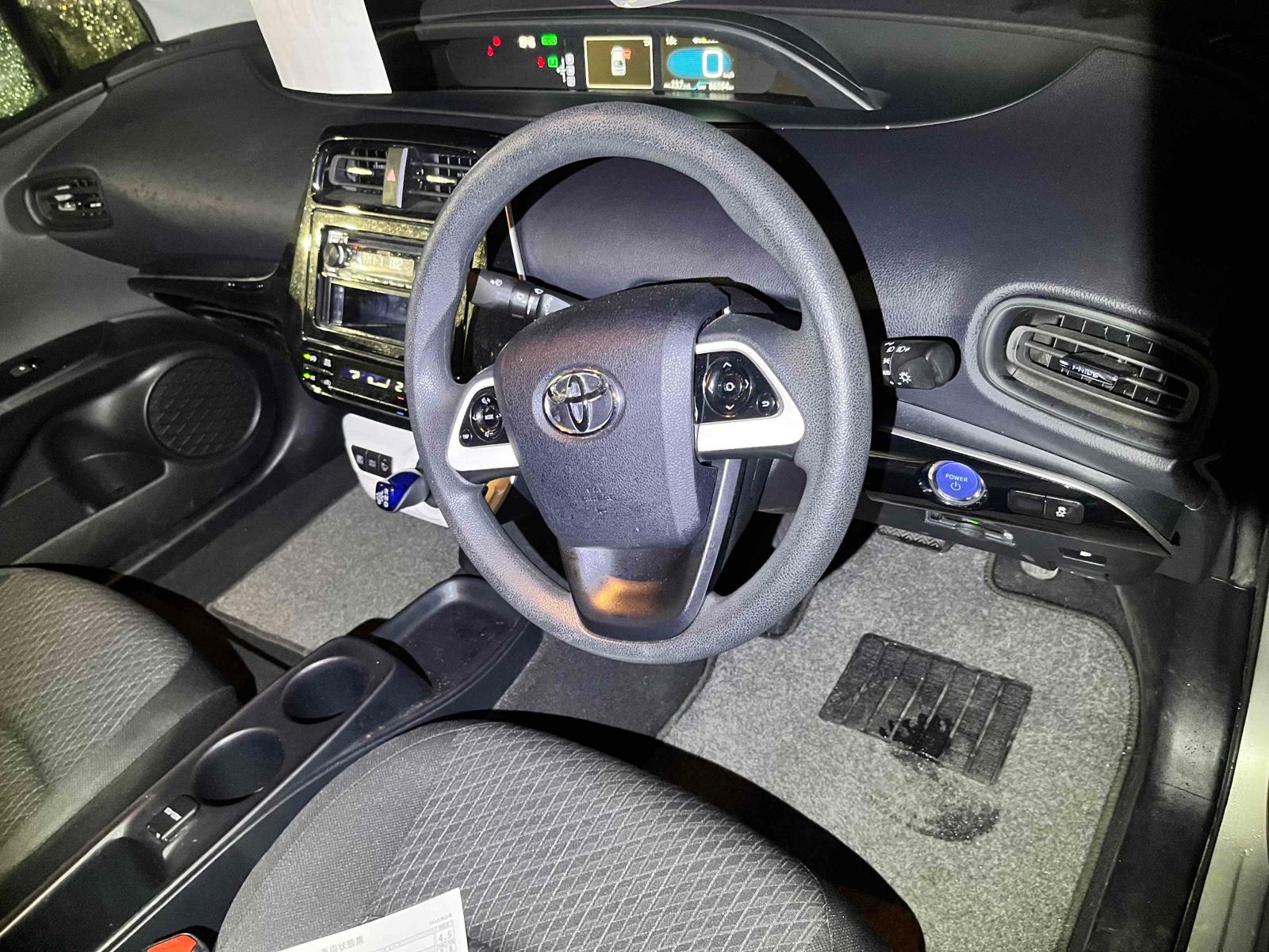 Toyota Prius  E