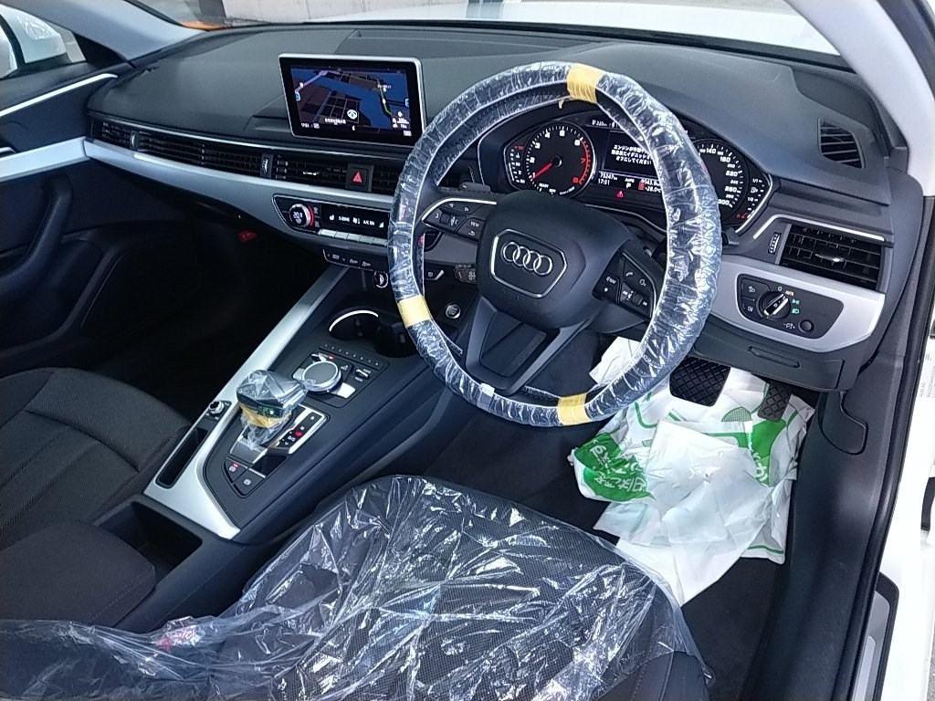 Audi A4 2.0TFSI LED LINE-PKG