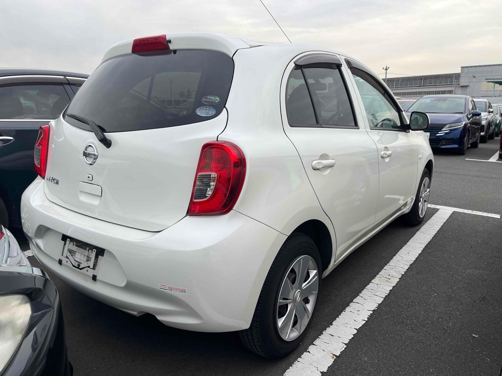 Nissan MARCH X V SELECTION