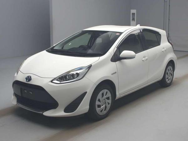 Toyota Aqua L