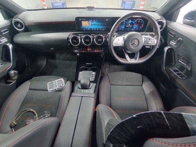 Mercedes-Benz A-class A200D AMG LINE