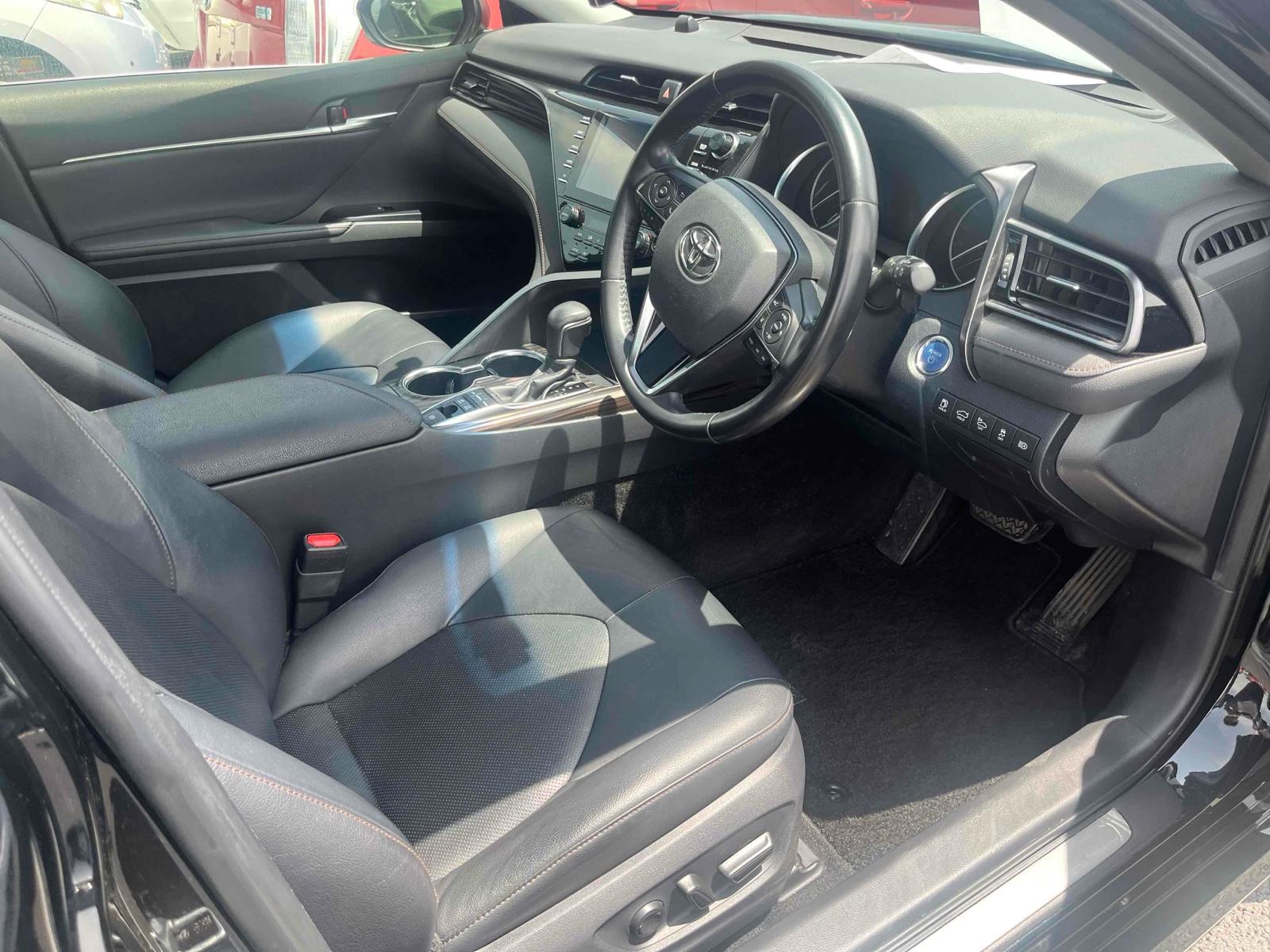 Toyota Camry G LEATHER PACKAGE