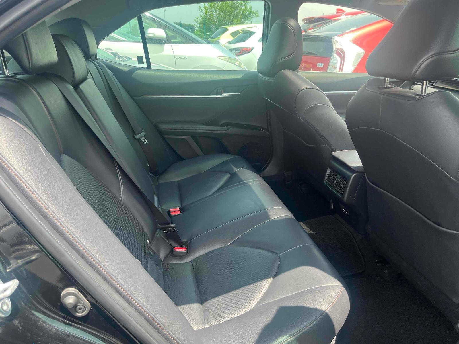 Toyota Camry G LEATHER PACKAGE