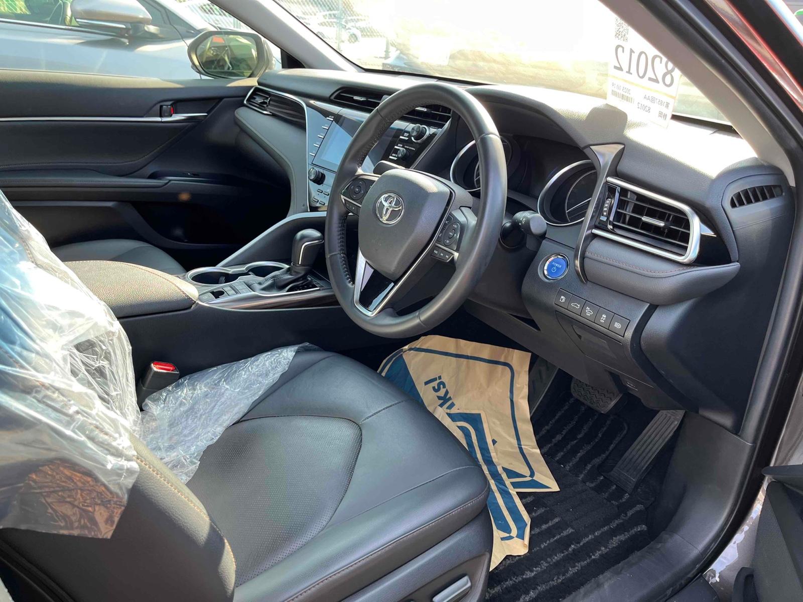Toyota Camry G LEATHER PACKAGE