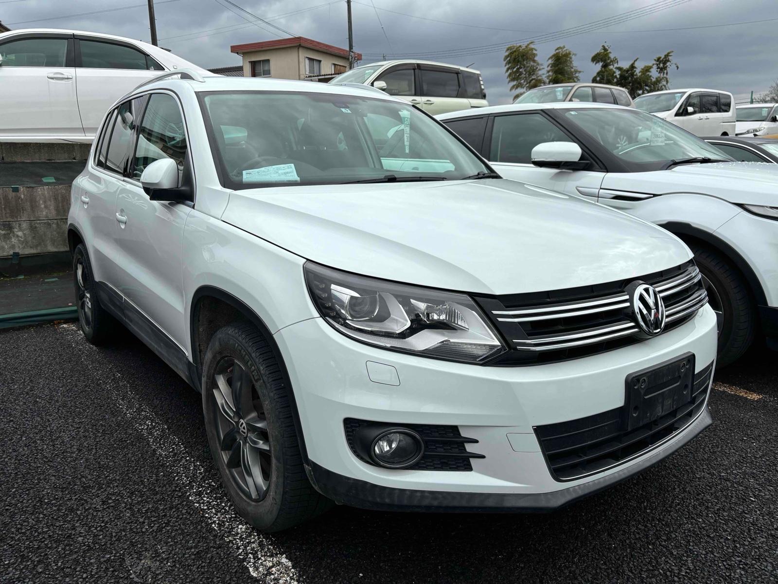 Volkswagen Tiguan SPORT  STYLE 4WD