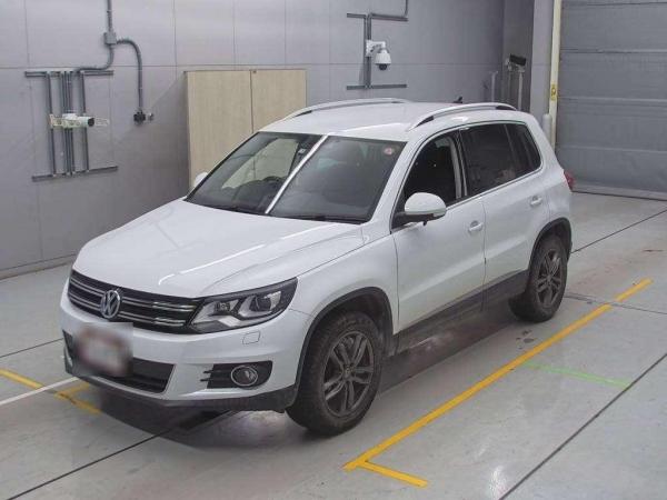 Volkswagen Tiguan SPORT  STYLE 4WD