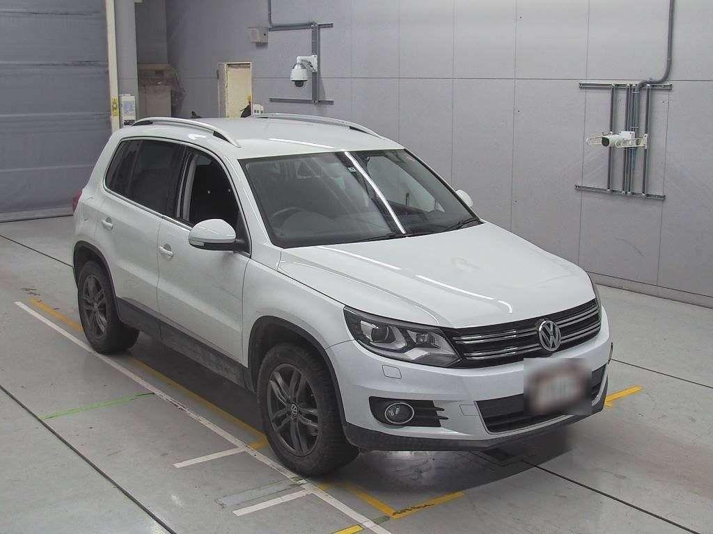 Volkswagen Tiguan SPORT  STYLE 4WD