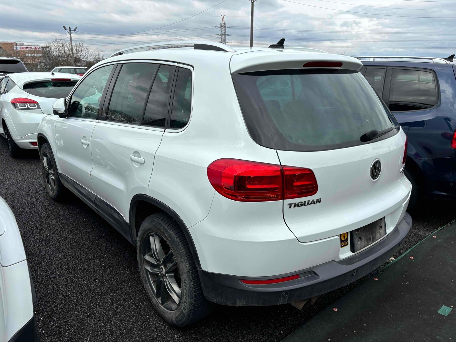 Volkswagen Tiguan SPORT  STYLE 4WD