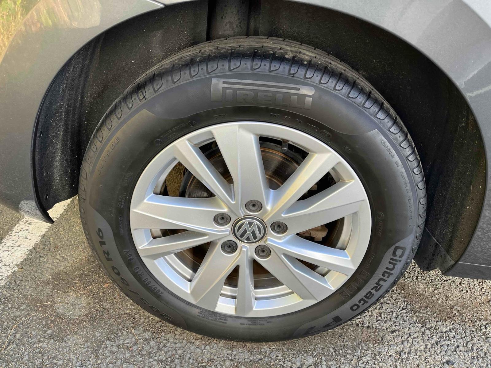 Volkswagen GOLF TOURAN TSI COMFORTLINE LIMITED
