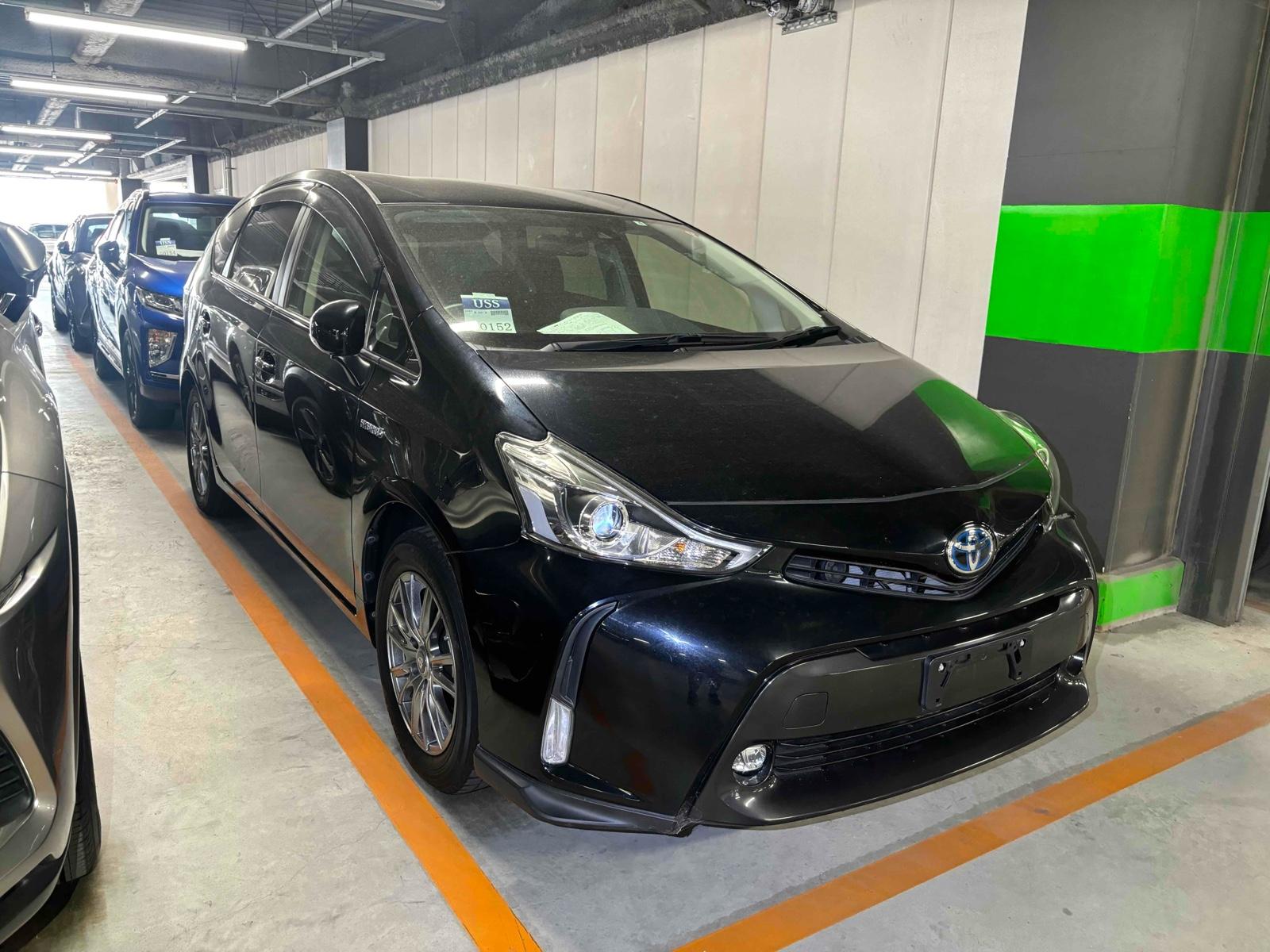 Toyota Prius ALPHA S TOURING SELECTION