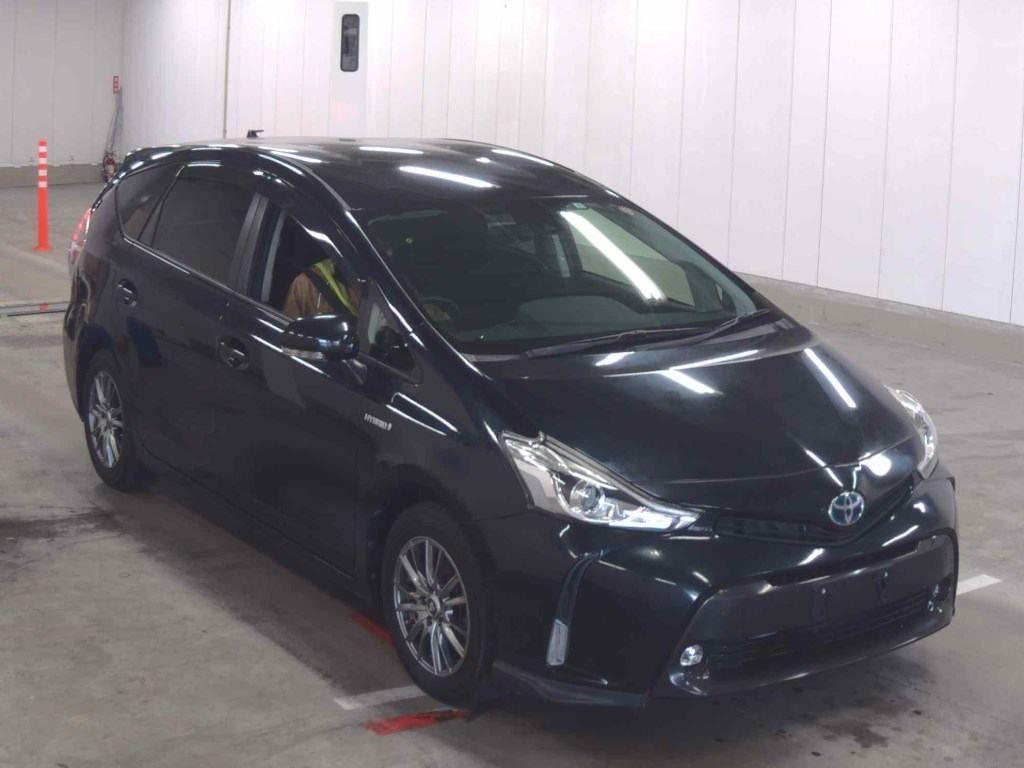 Toyota Prius ALPHA S TOURING SELECTION