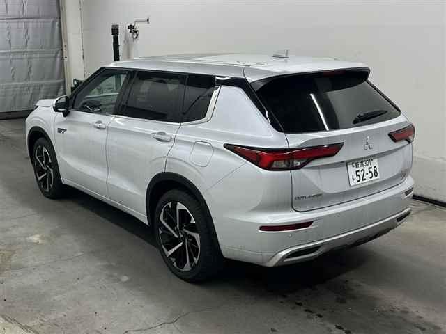 Mitsubishi Outlander Phev P