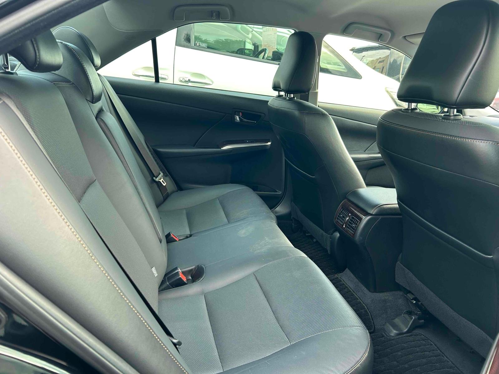 Toyota Camry HYBRID LEATHER PACKAGE