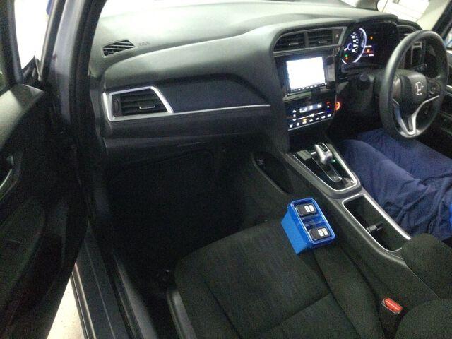 Honda Shuttle HYBRID HONDA SENSING