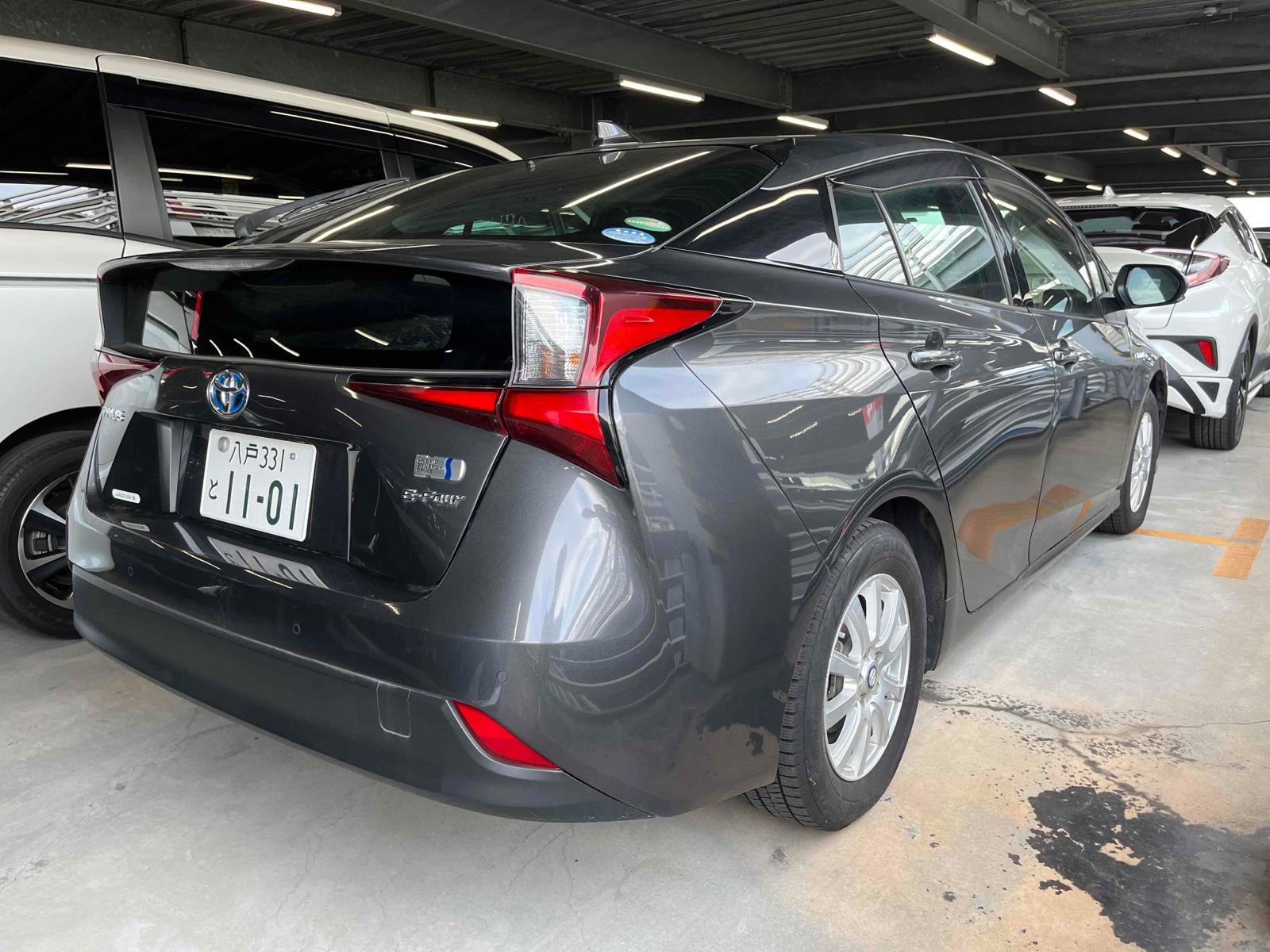 Toyota Prius  S 4WD