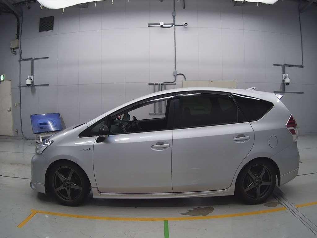 Toyota Prius ALPHA S