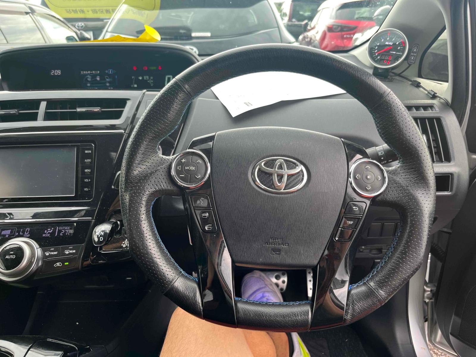 Toyota Prius ALPHA S