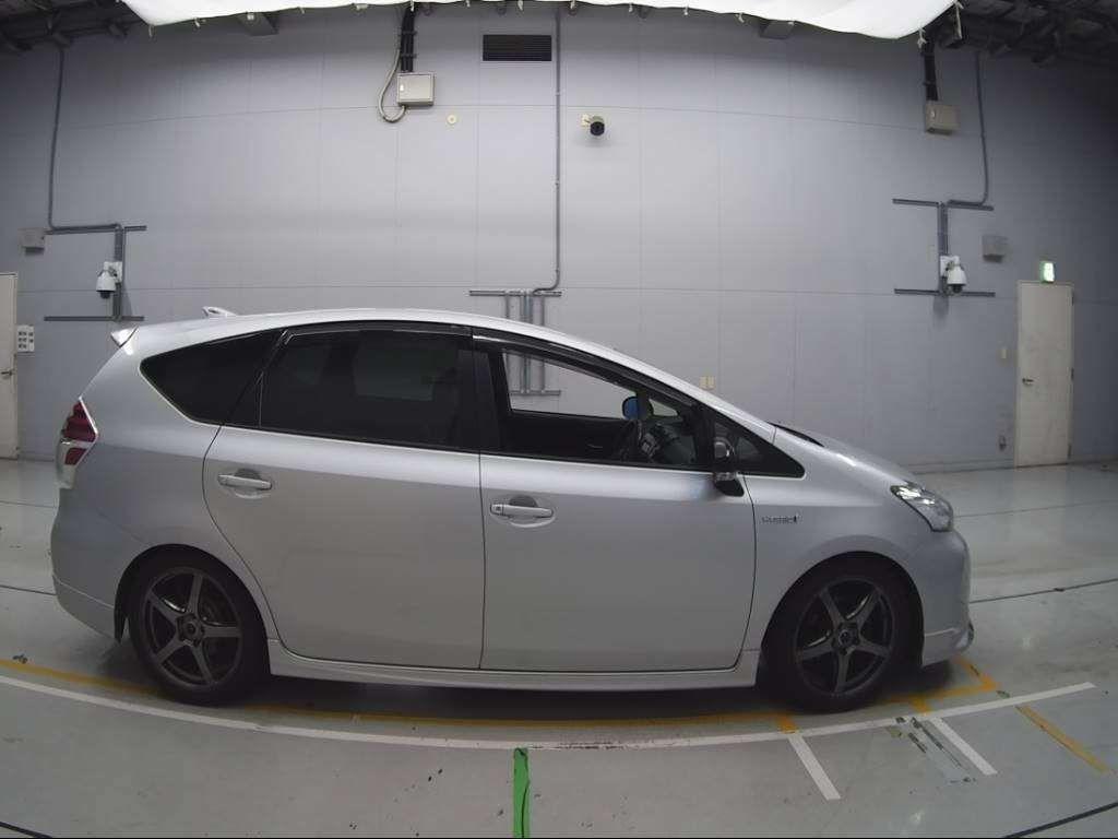 Toyota Prius ALPHA S