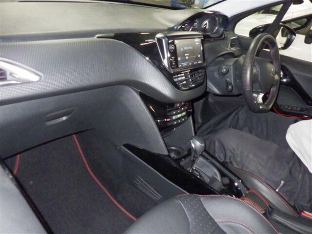 Peugeot 2008 GT LINE BLACK PACK