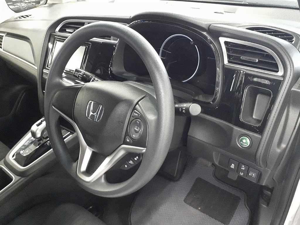 Honda Shuttle HYBRID HONDA SENSING