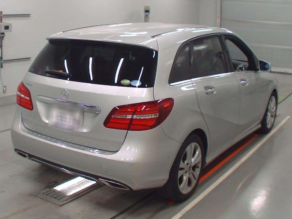 Mercedes-Benz B Class B180