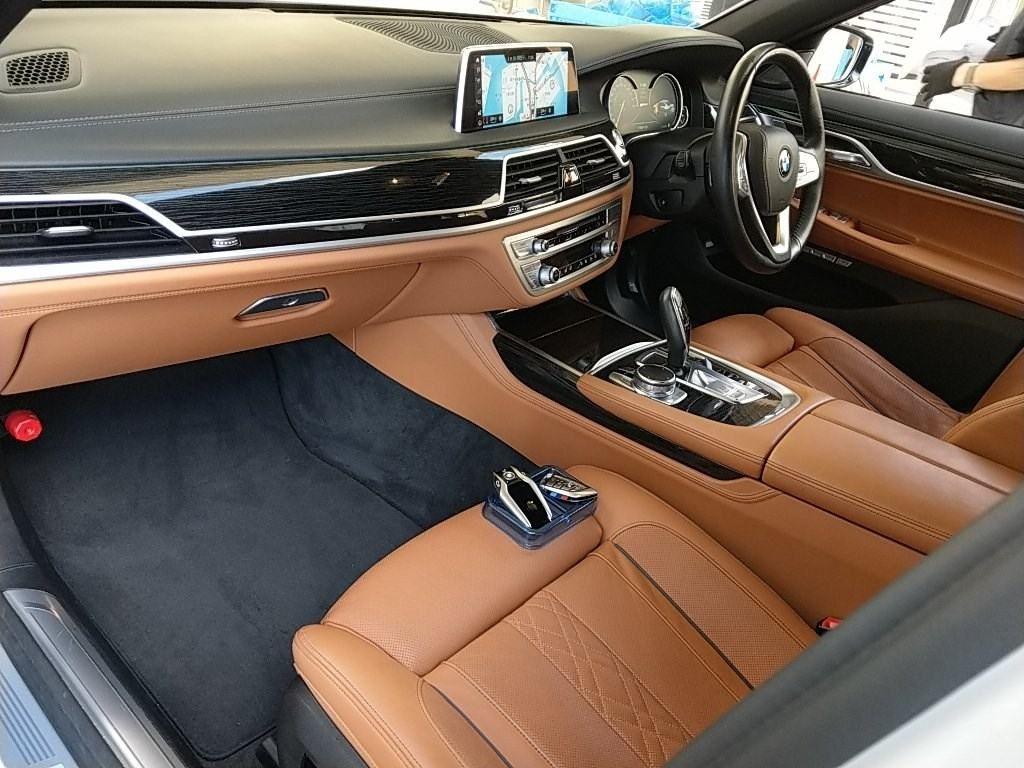 BMW 740 E IPERFORMANCE M-SPORT