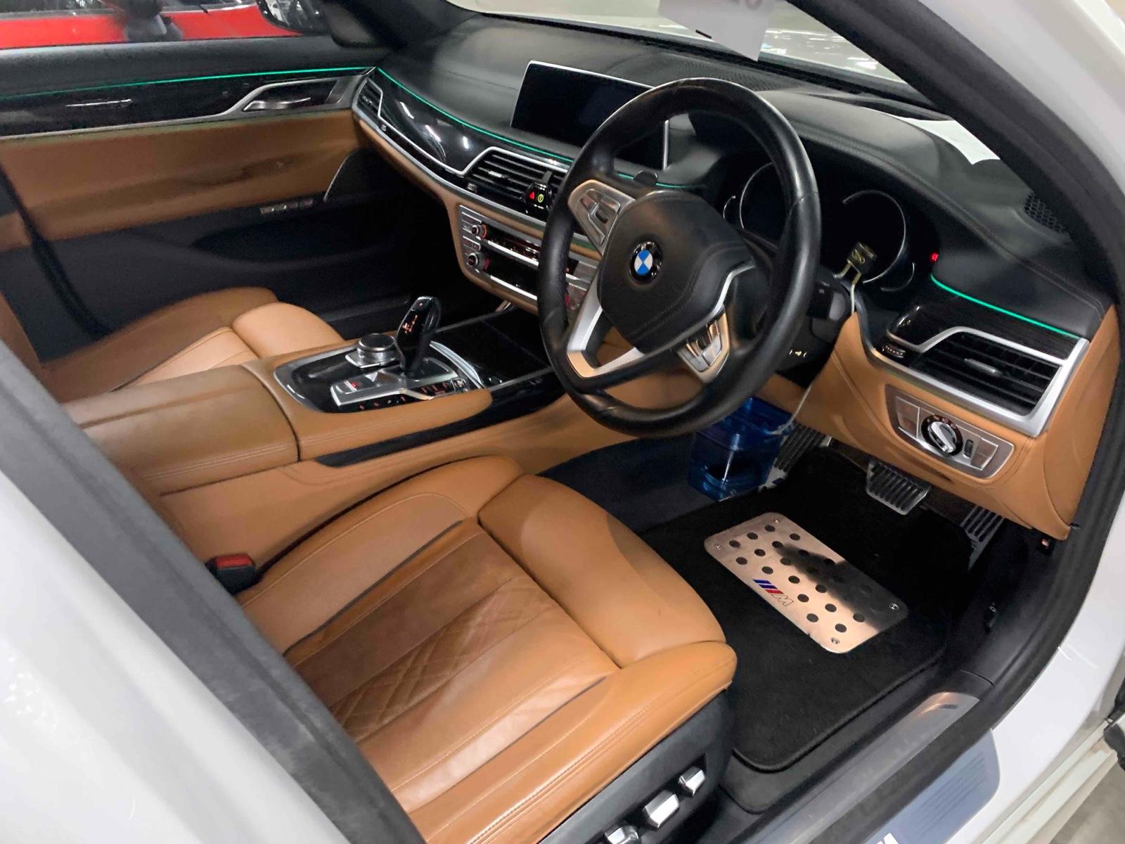 BMW 740 E IPERFORMANCE M-SPORT