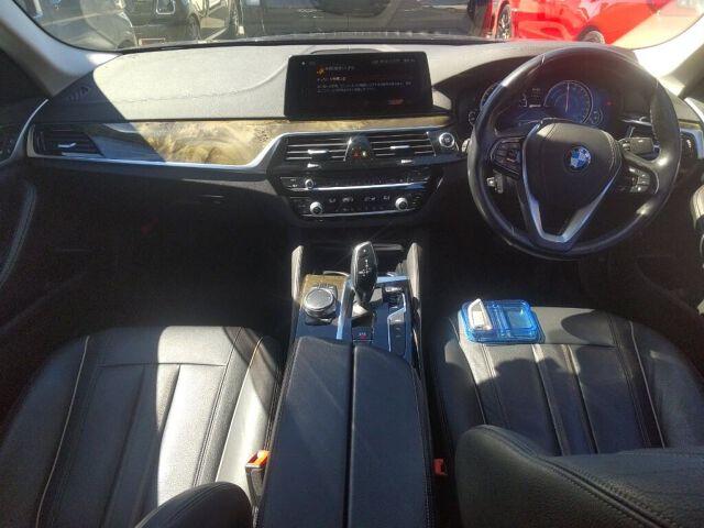 BMW 5 Series 4d 530E LUXURY IPERFORMANCE