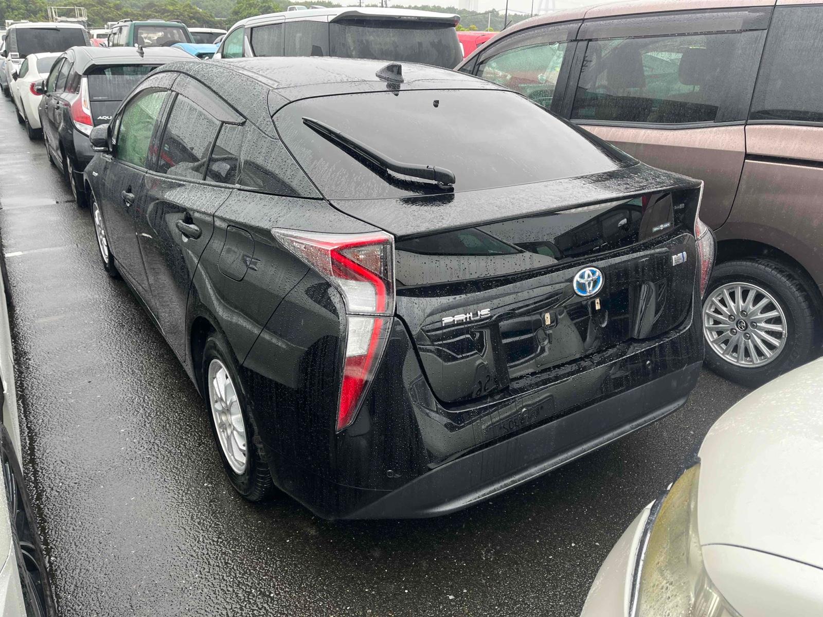 Toyota Prius  S SAFETY PLUS