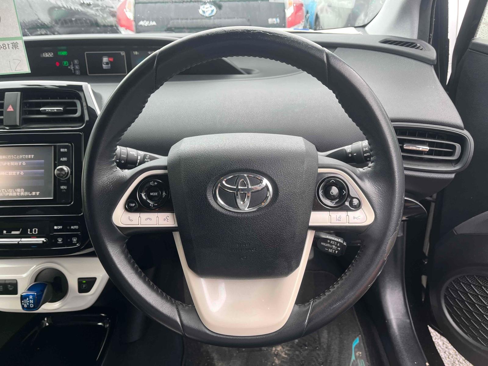 Toyota Prius  S SAFETY PLUS