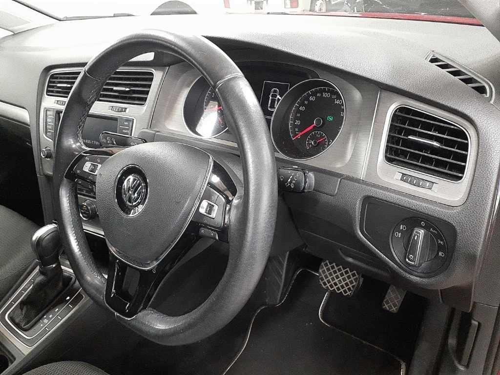 Volkswagen Golf 1.2