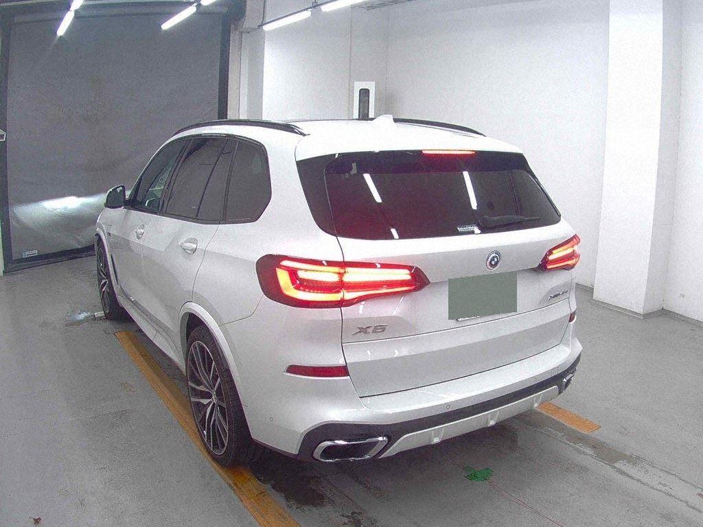 BMW X5 XDRIV45E M SPOILER