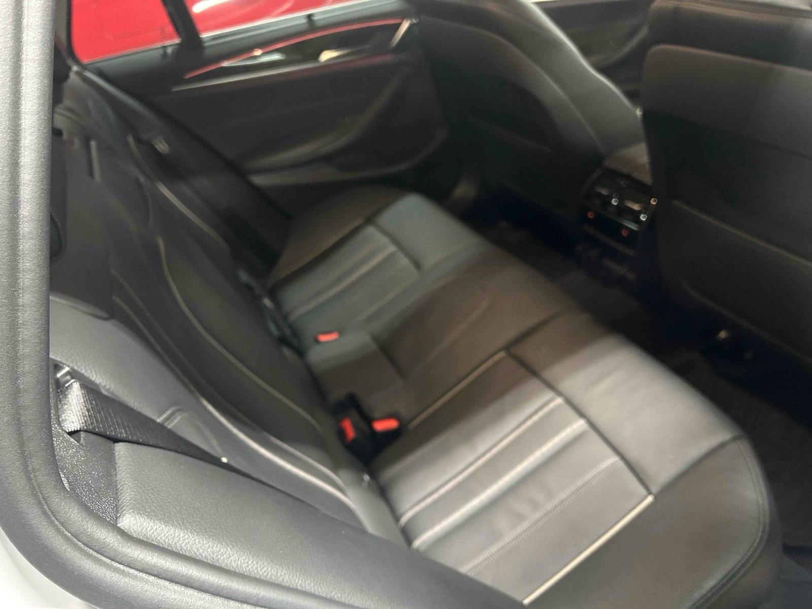 BMW 523D TOURING RUG SI 2.0