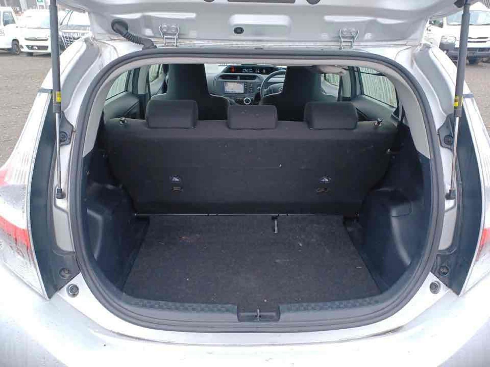 Toyota Aqua 2WD